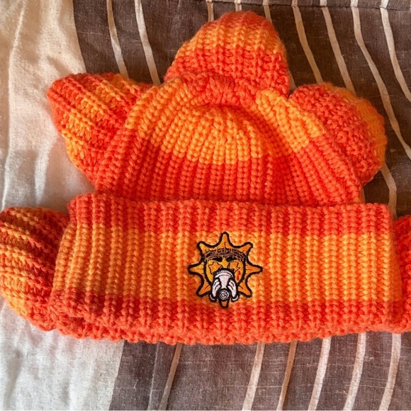 GLO GANG cool as hell orange beanie - Picture 3 of 4
